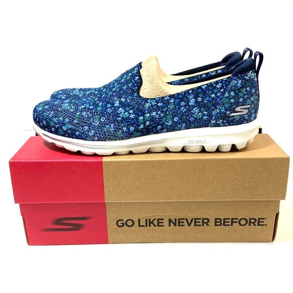 Sketchers Go Walk Classic Women's Slip On Shoes Navy - Size 8.5 - Picture 2 of 6